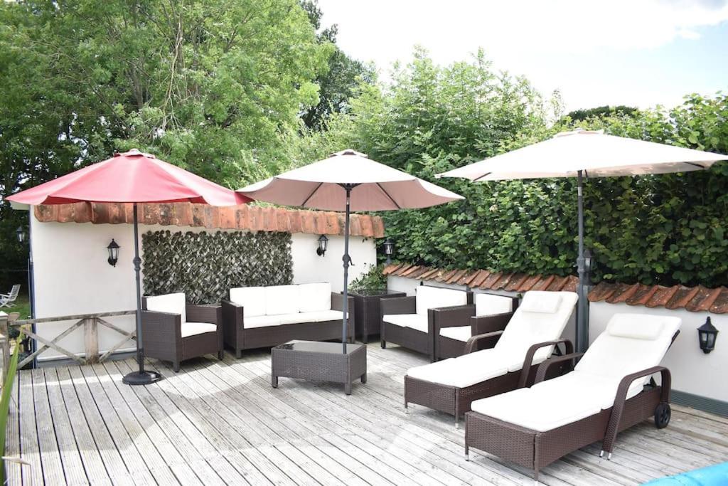 Country House - Pool Jacuzzi - Perfect For Celebrations, Work People شارد المظهر الخارجي الصورة